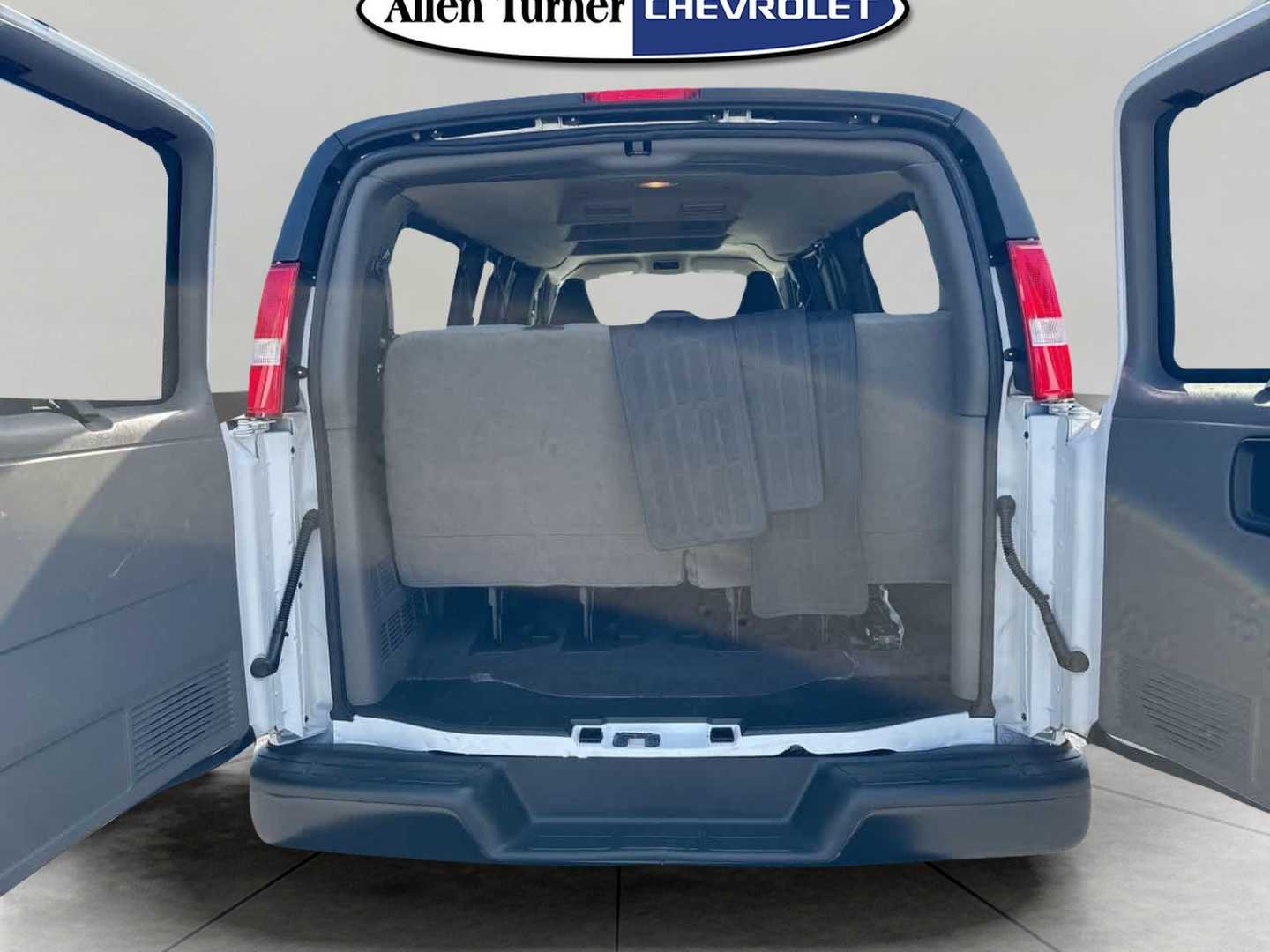 2025 Chevrolet Express Passenger LS - Photo 7