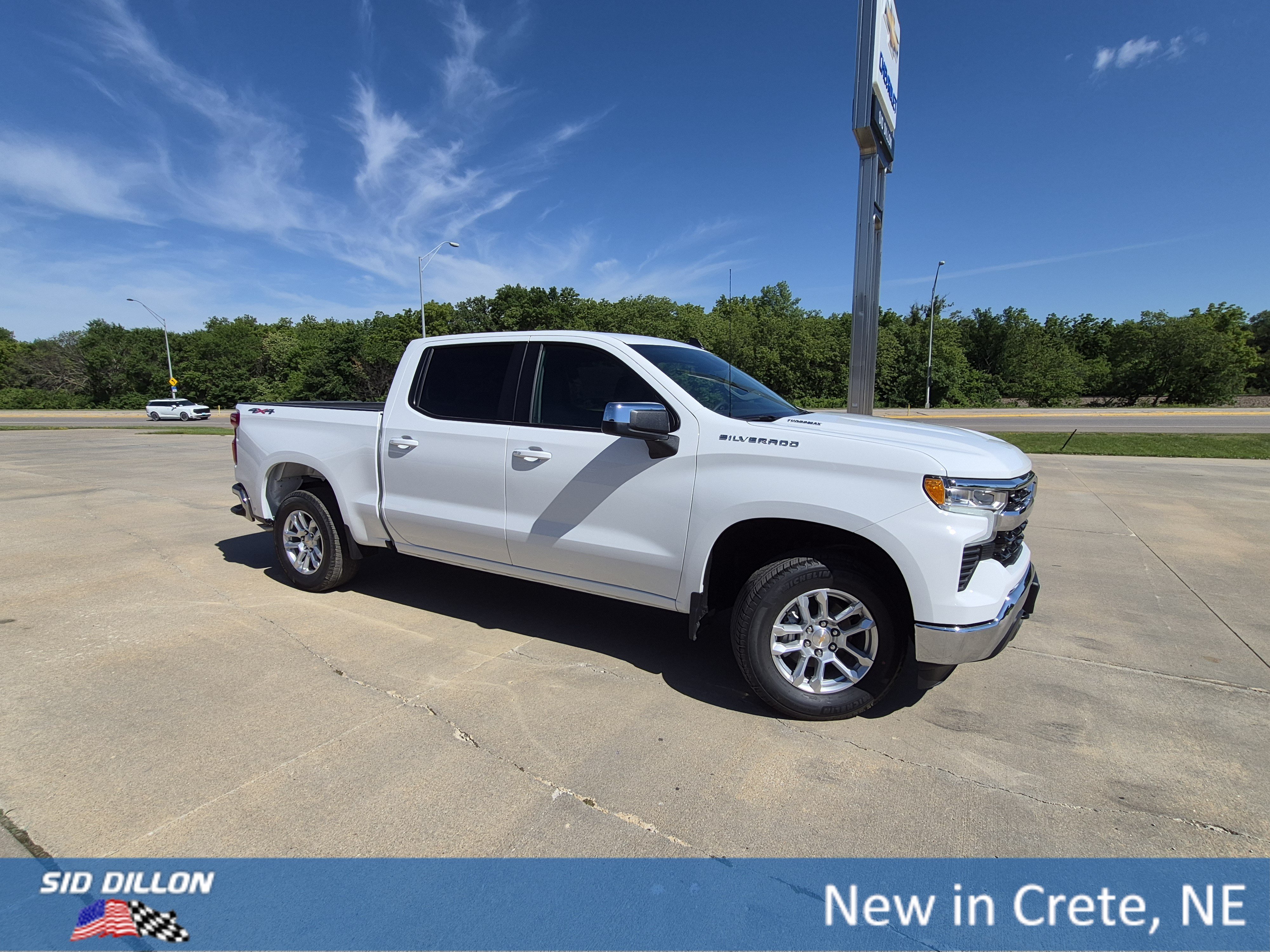 New 2026 Summit White Chevrolet LT image 15