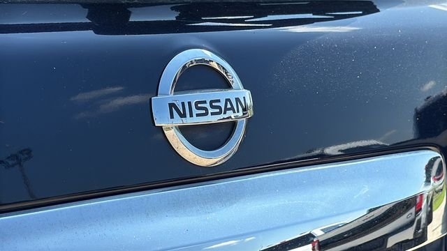 Used 2020 Blue Nissan Platinum image 11