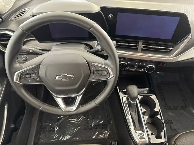 Used 2025 White Chevrolet ACTIV image 23