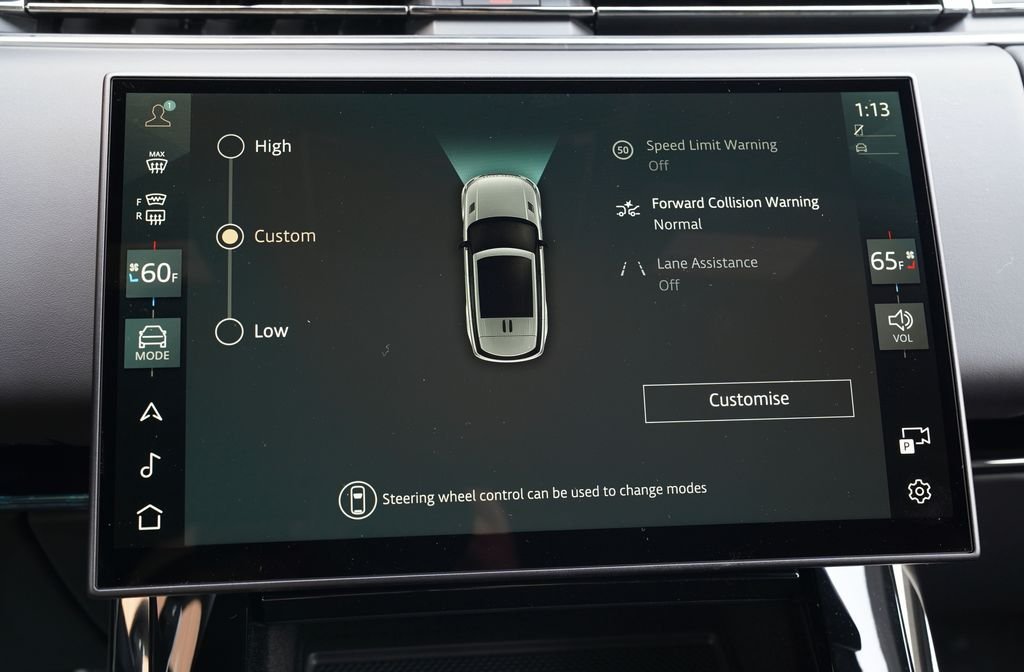 New 2026 Fuji White Land Rover Dynamic SE image 21