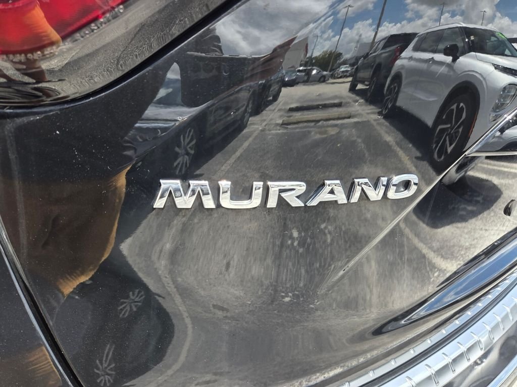 Used 2022 Black Nissan Platinum image 12