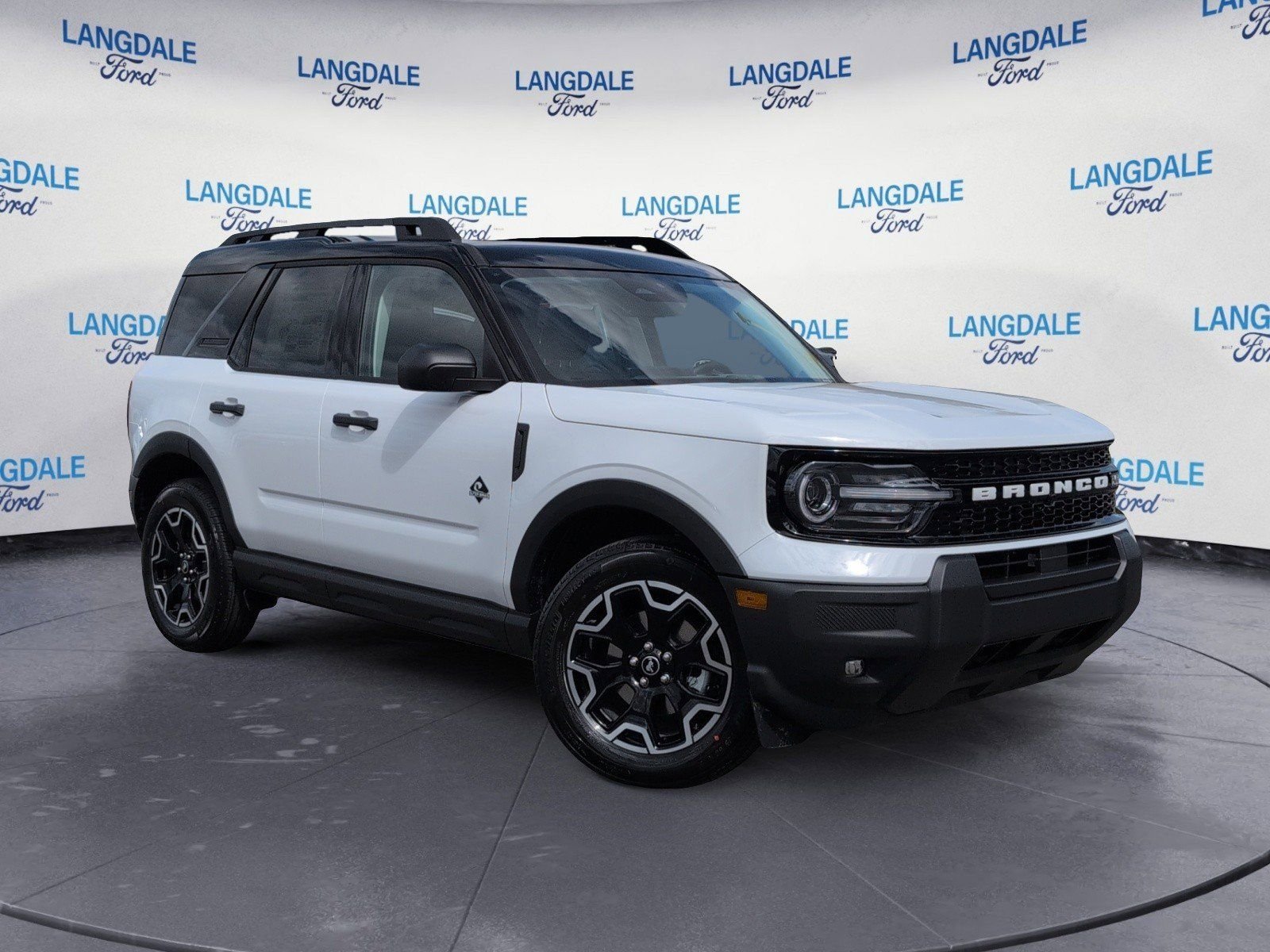 New 2026 Oxford White Ford Outer Banks image 2