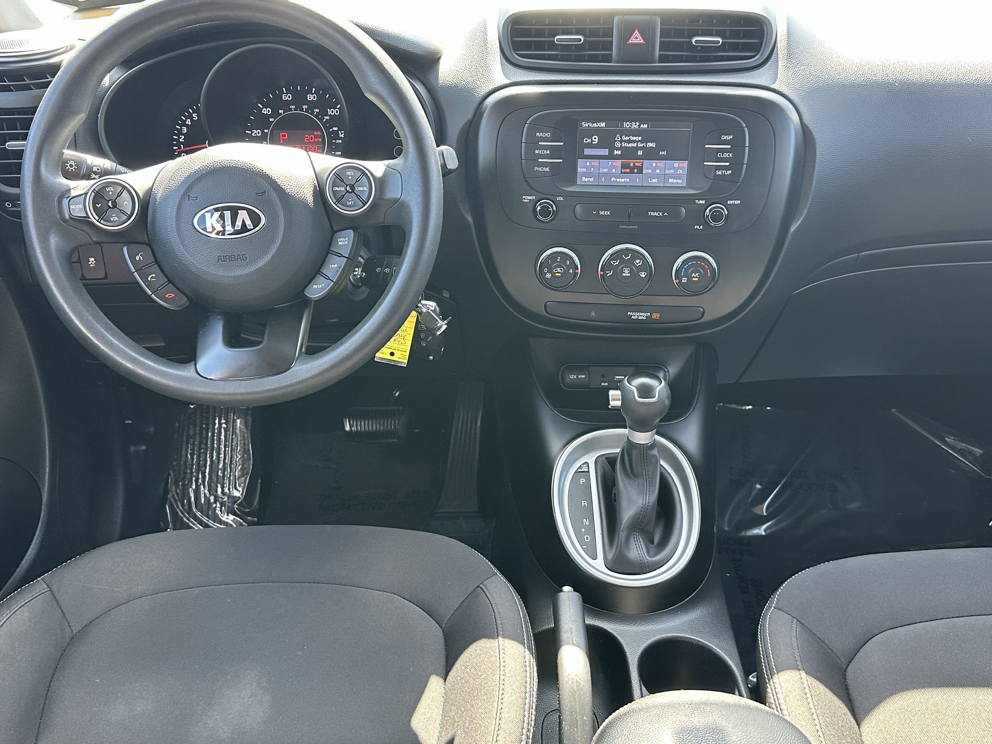 Used 2019 Inferno Red Kia Base image 20