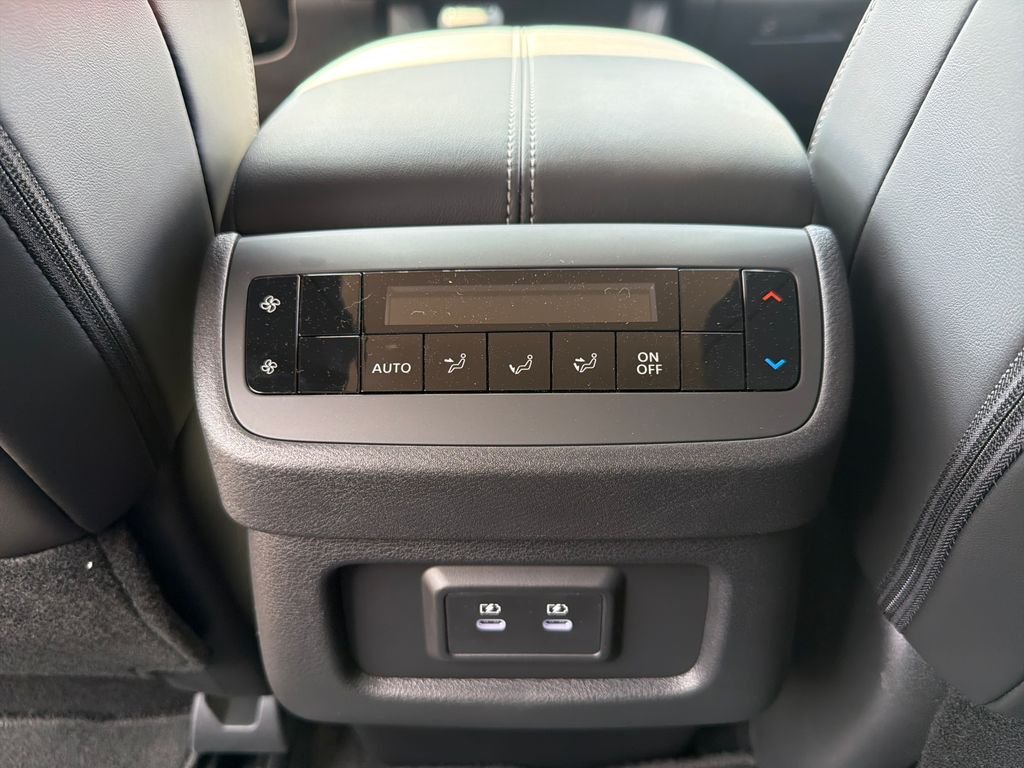 New 2026 Nissan Pathfinder SL 4D Sport Utility