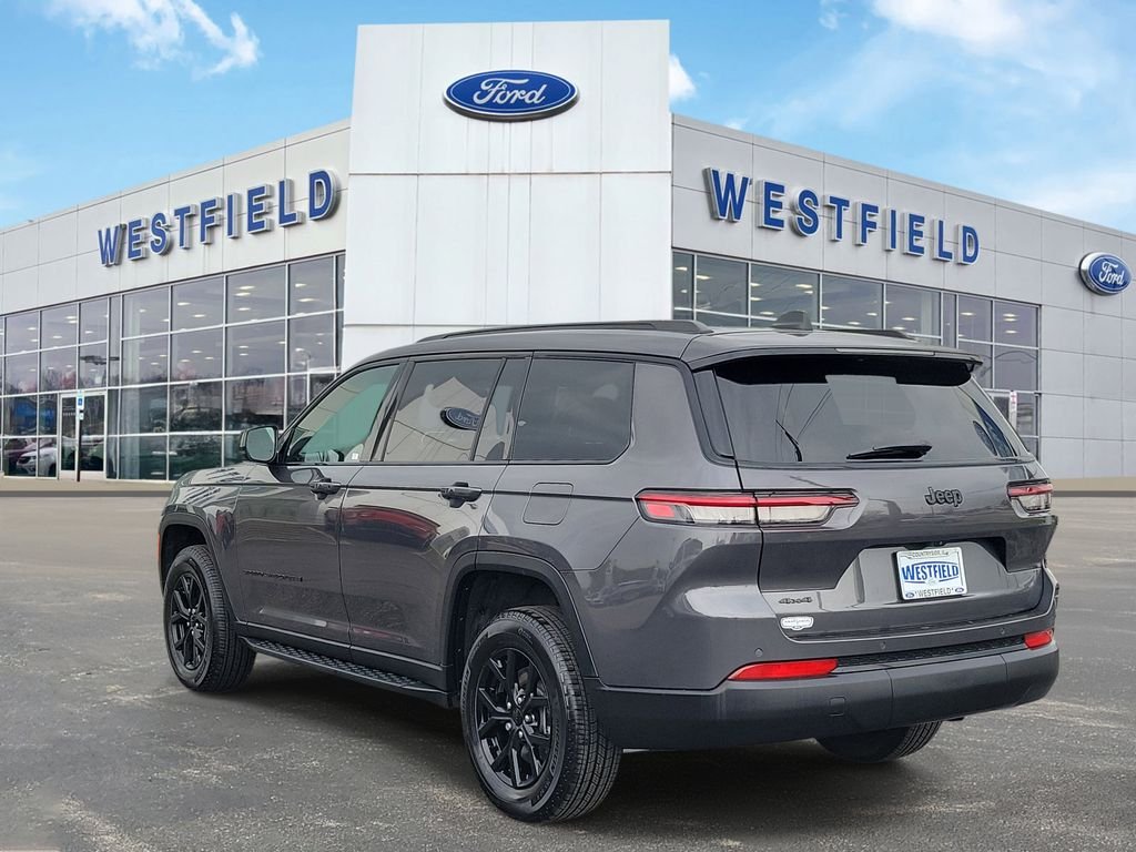 Certified Used 2025 Metallic Jeep Altitude X image 3