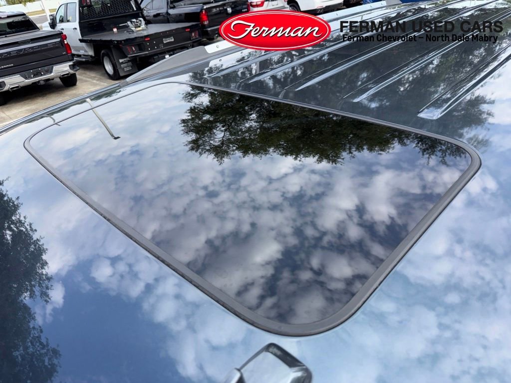 Used 2019 SHADOW GRAY METALLIC Chevrolet Premier image 10