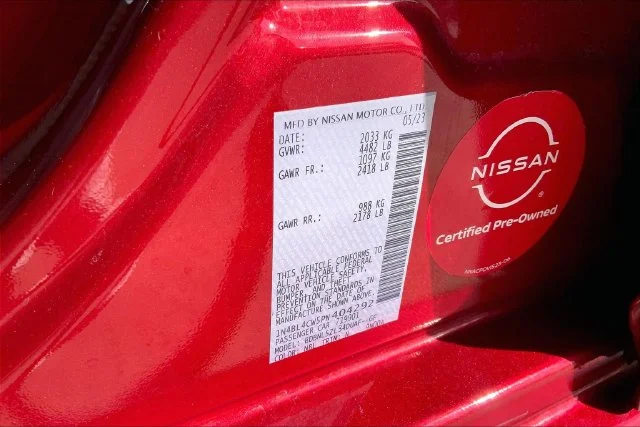 Used 2023 Scarlet Nissan 2.5 SR image 31