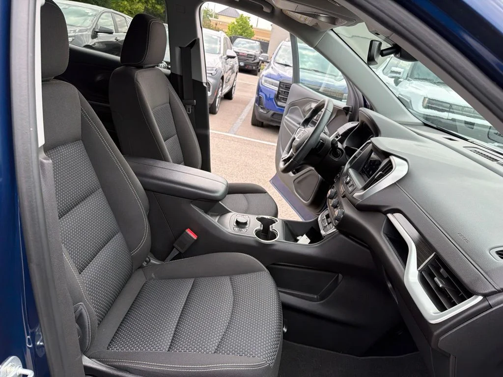 Used 2023 Blue GMC SLE image 27