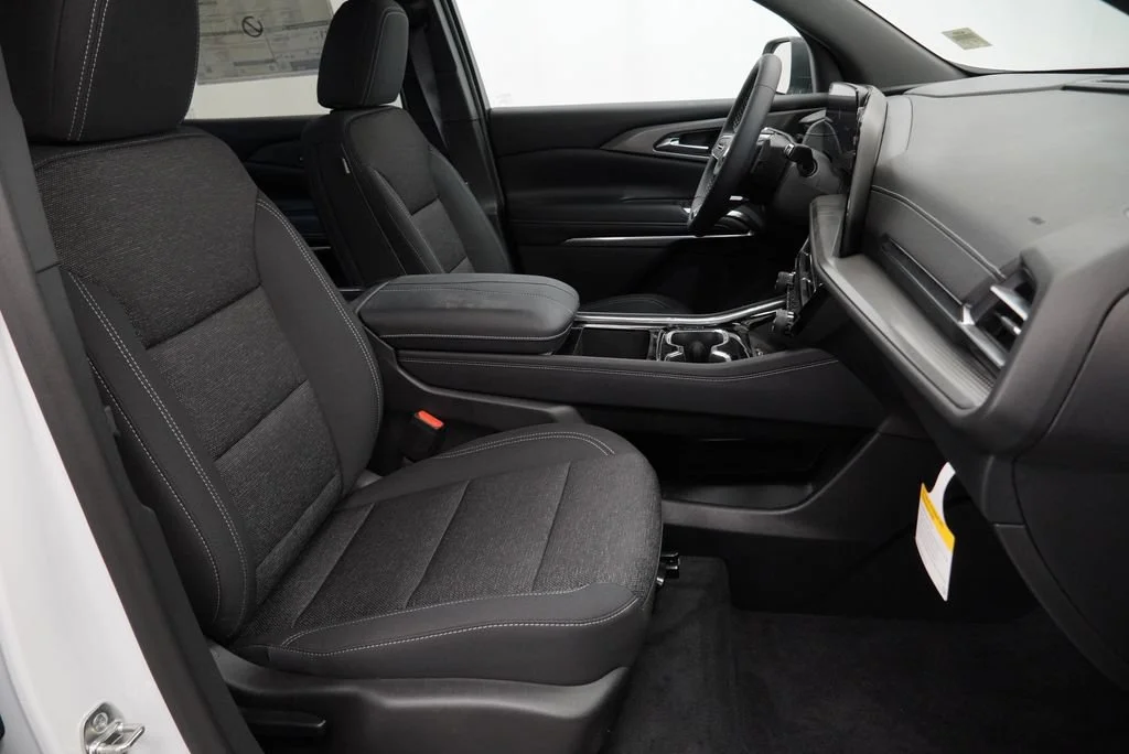 New 2027 Summit White Chevrolet LT image 28