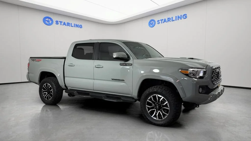 Used 2023  Toyota SR image 12