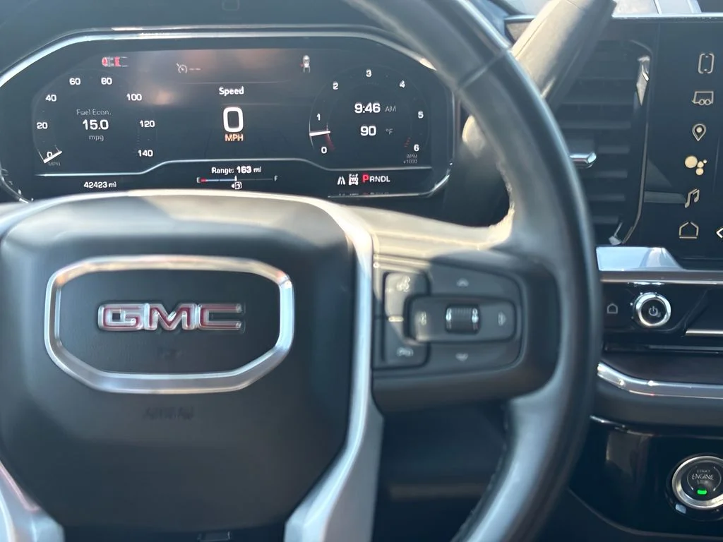 Used 2024 White GMC SLT image 11