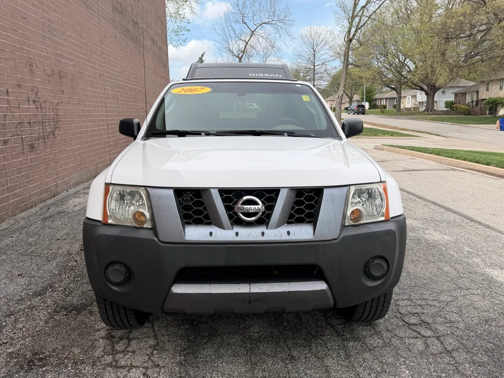Used 2007 Avalanche Nissan S image 8