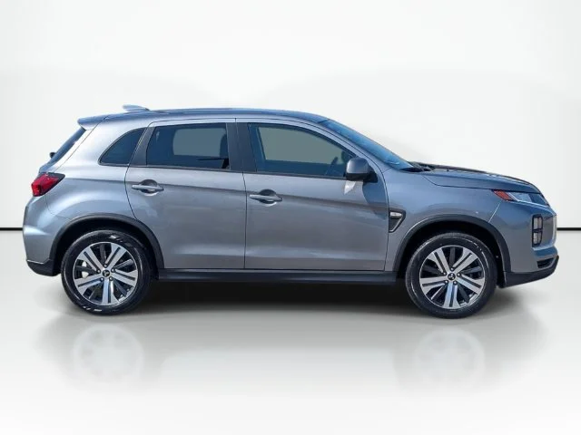Used 2024 Silver Mitsubishi 2.0 ES image 6