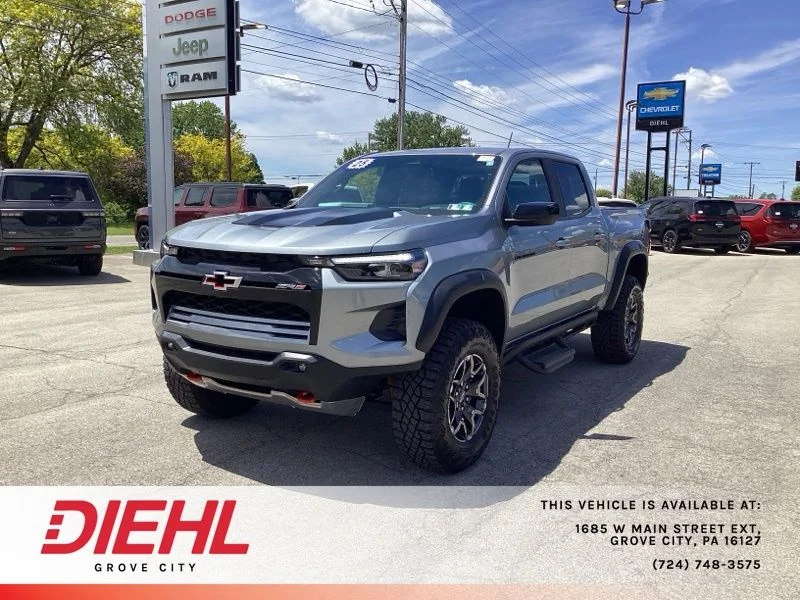 Used 2025 Gray Chevrolet ZR2 image 3