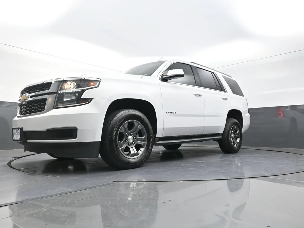 Used 2018 White Chevrolet LS image 23
