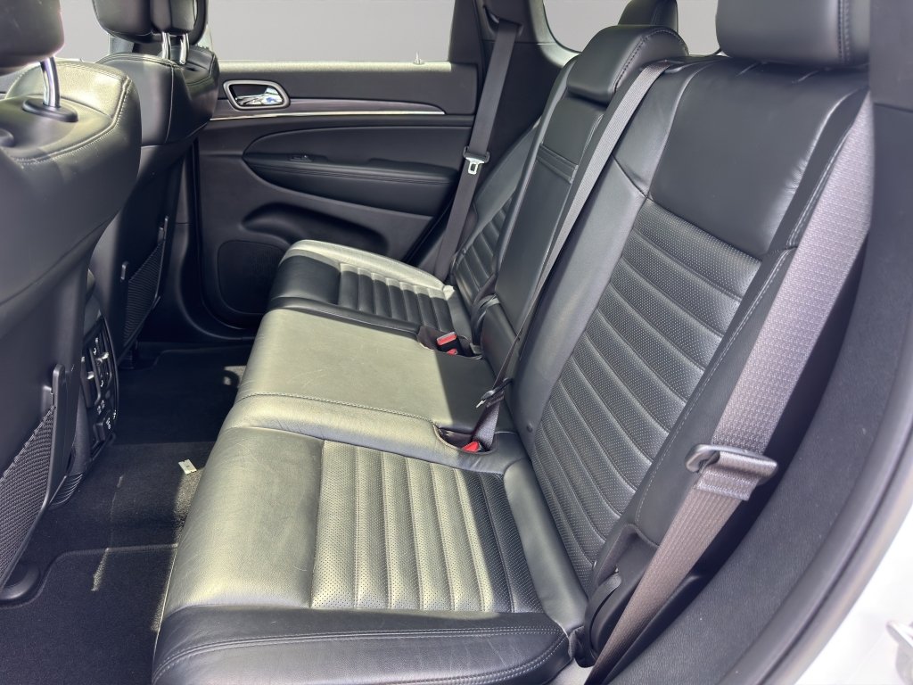 Used 2020 Bright White Jeep Limited X image 18