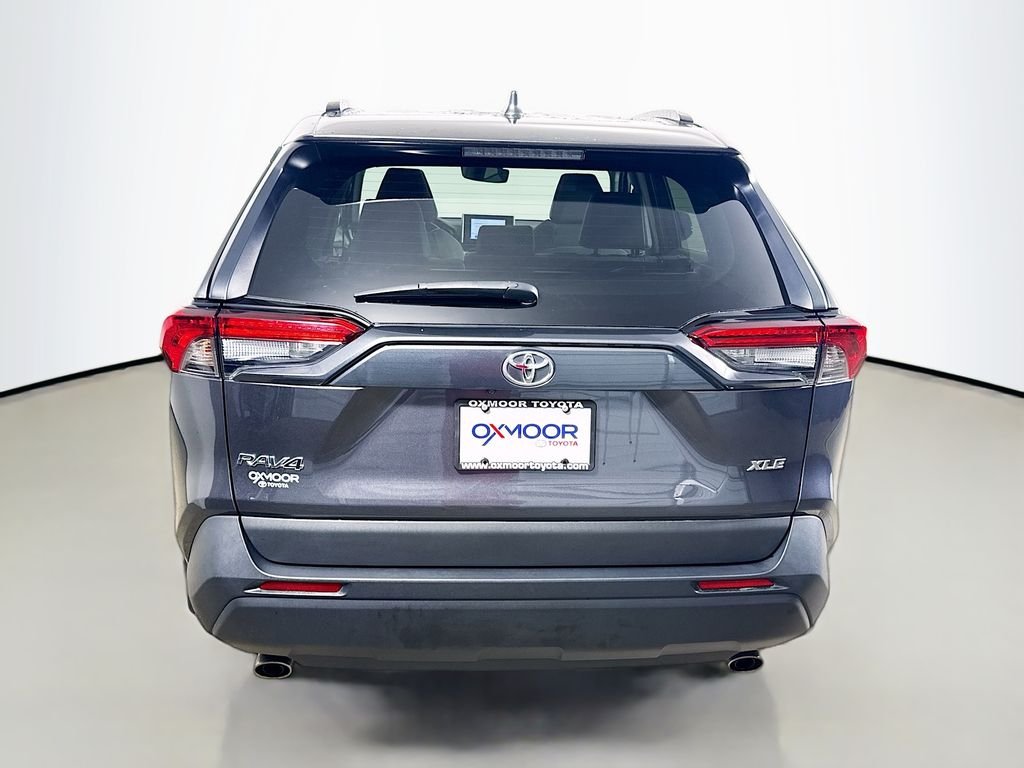 Used 2024 Magnetic Gray Metallic Toyota XLE Premium image 6