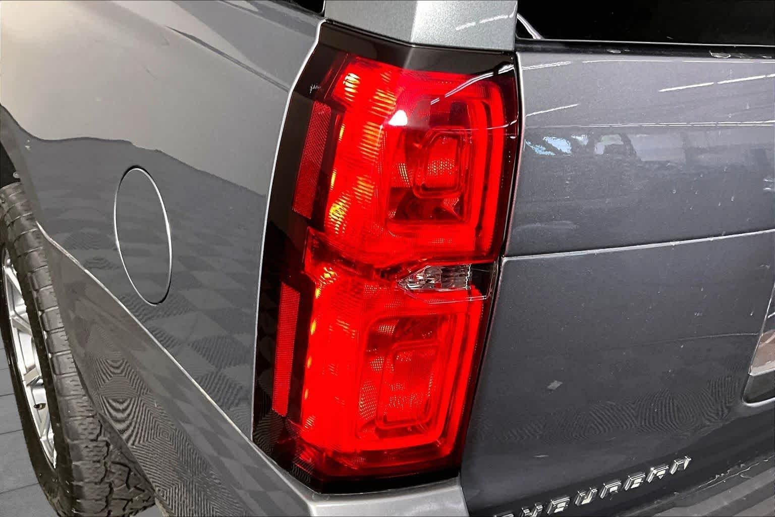 Used 2020 Satin Steel Metallic Chevrolet Premier image 28