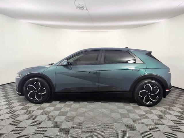 Certified Used 2024 Green Hyundai SEL image 2
