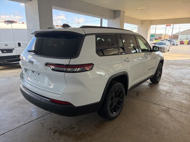 New 2026 Bright White Clear-Coat Exterior Paint Jeep Altitude image 5