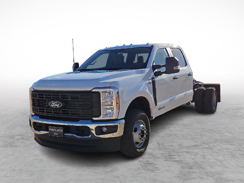 New 2027 Oxford White Ford F-350® XL image 4