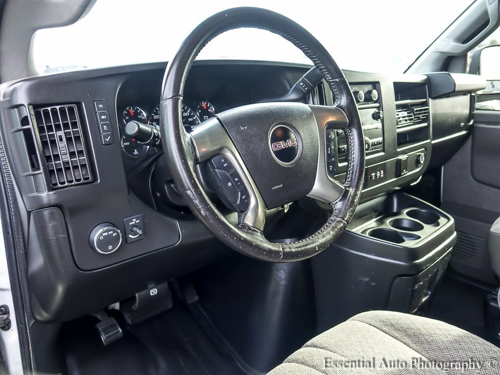 2018 GMC SAVANA - Image 9