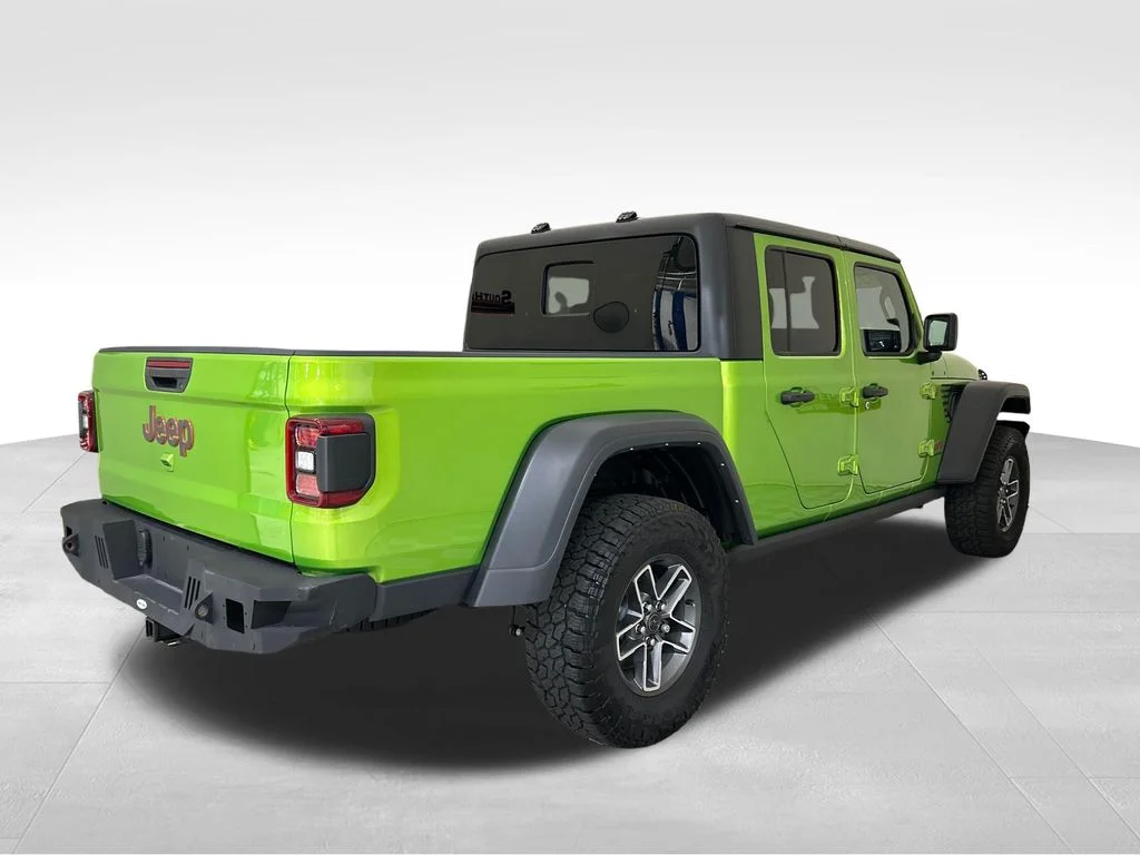 Used 2025 Green Jeep Mojave image 7