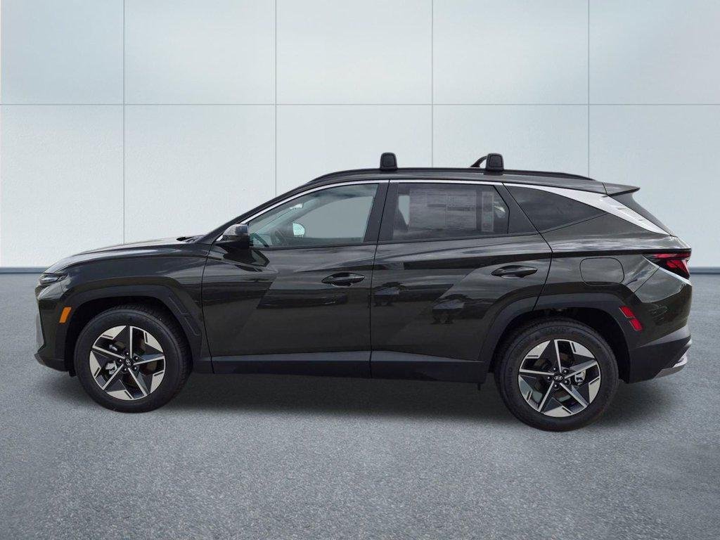 New 2026 Green Hyundai SEL FWD image 3