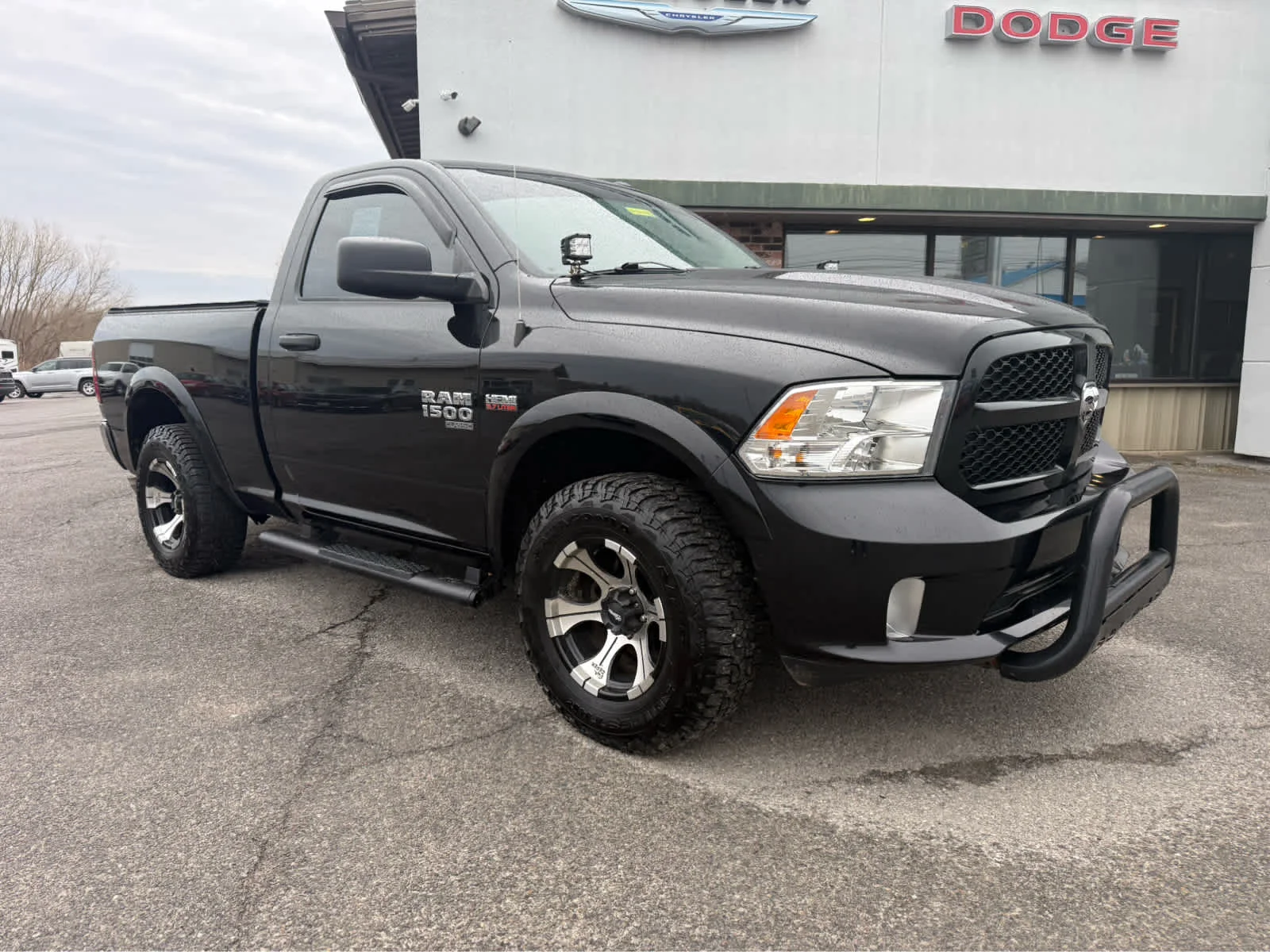 Used 2019 Brilliant Black Crystal Pearlcoat Ram Express image 3