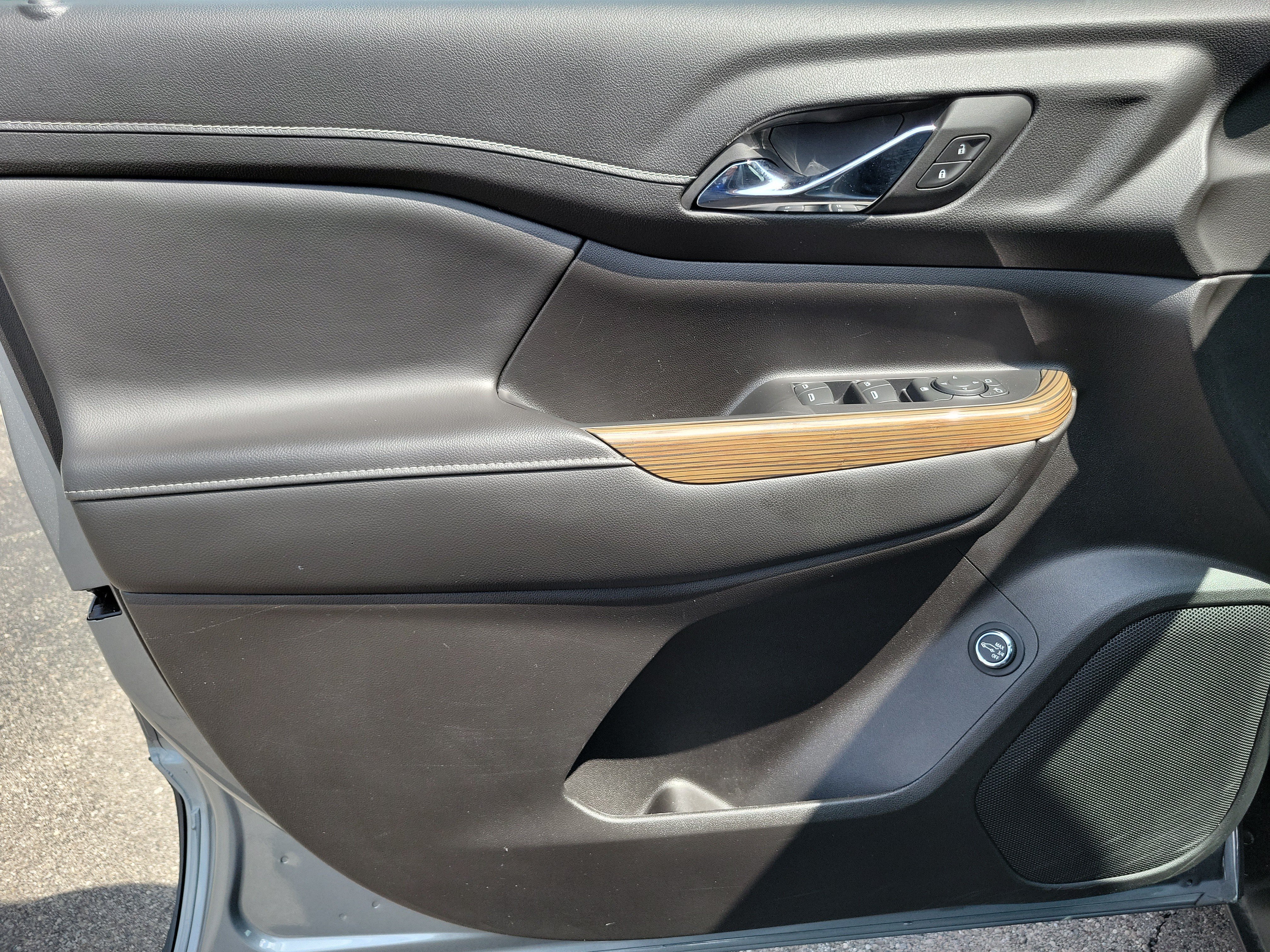Used 2023 Sterling Metallic GMC SLE image 20