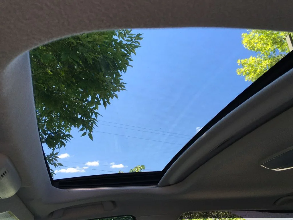 Used 2010 Silver Toyota Limited image 18
