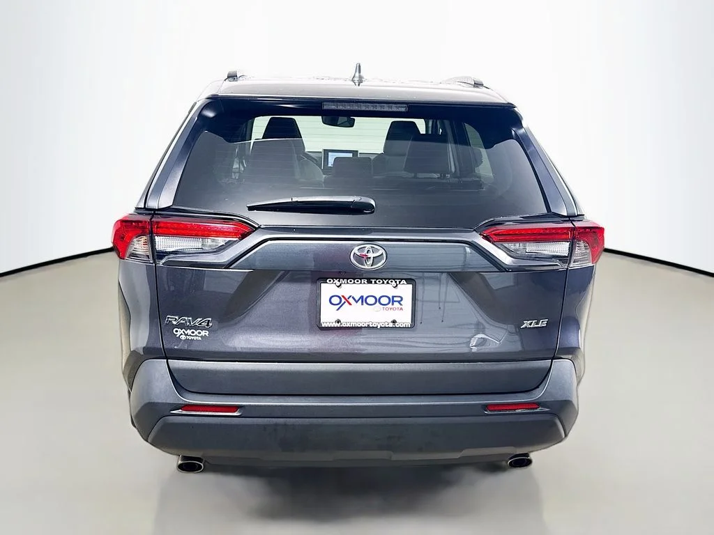 Used 2024 Magnetic Gray Metallic Toyota XLE Premium image 6