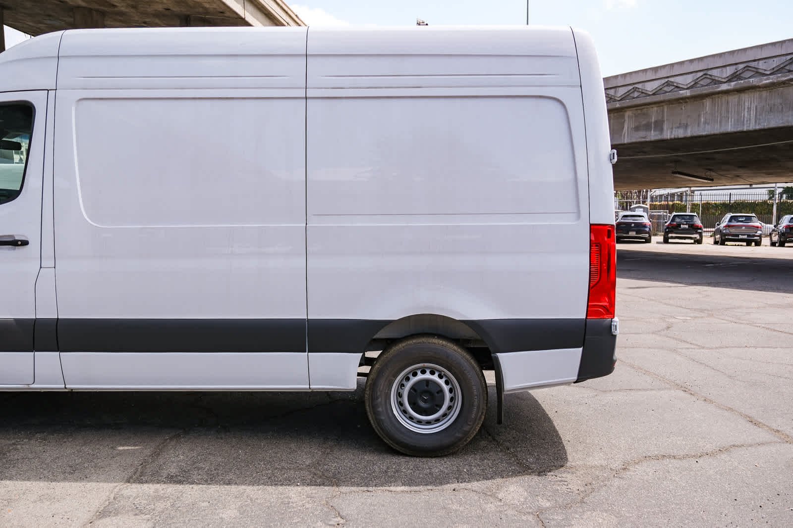 New 2025 Arctic+White Mercedes-Benz Cargo 144WB High Roof RWD 2.0L I4 Diesel Turbo SO image 25