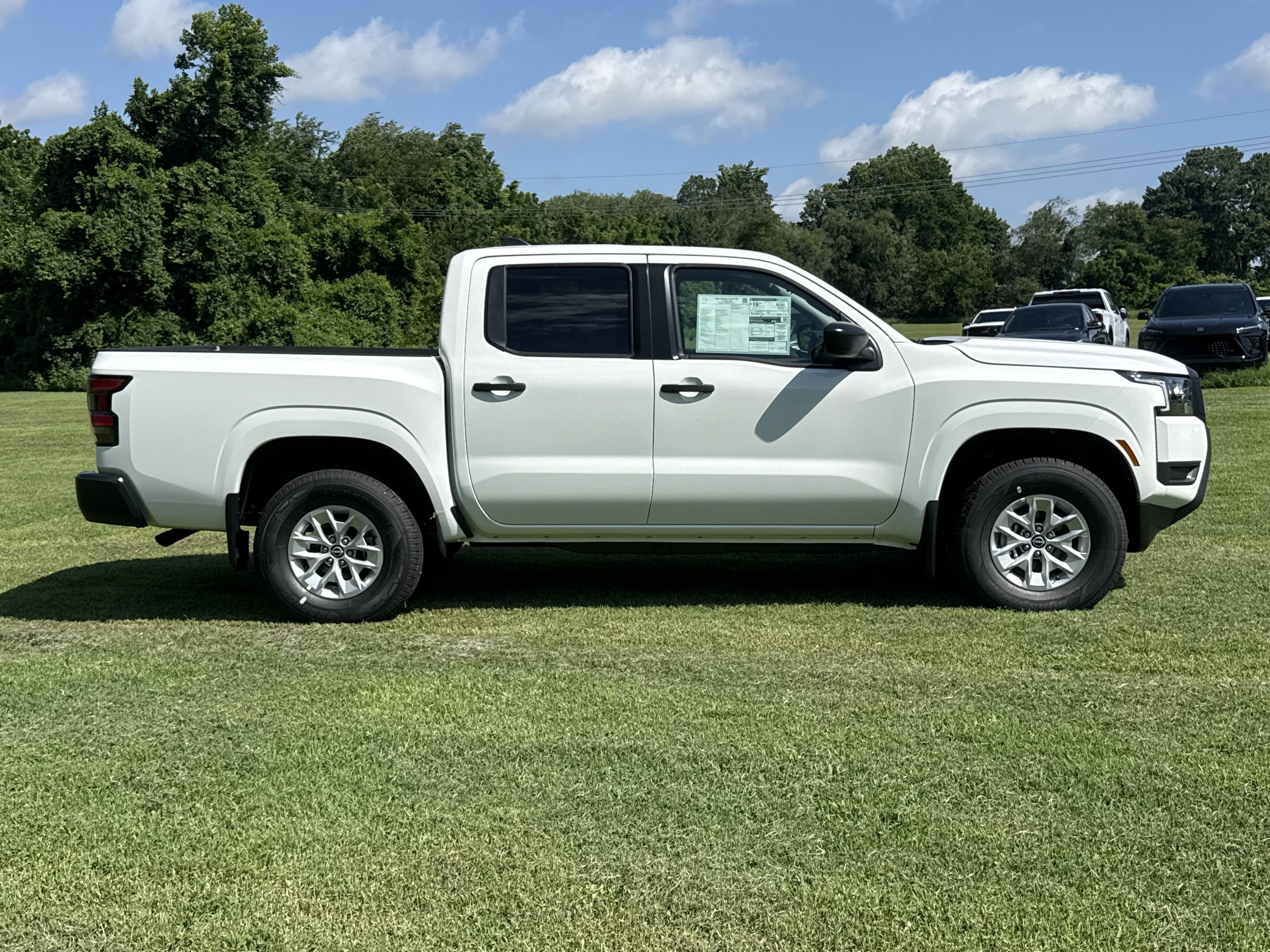 New 2026 Glacier White Nissan S 4WD image 2