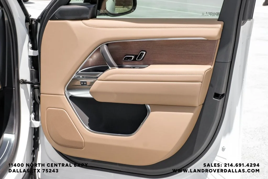 New 2026 Fuji White Land Rover SE image 49