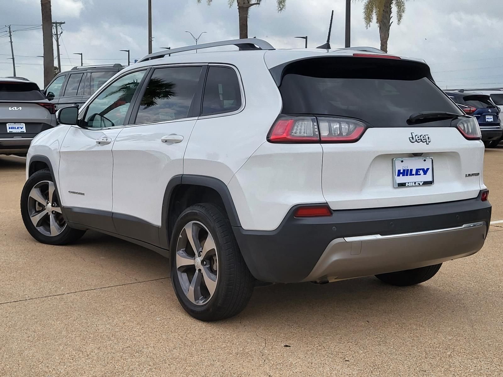 Used 2019 Bright White Clearcoat Jeep Limited image 3