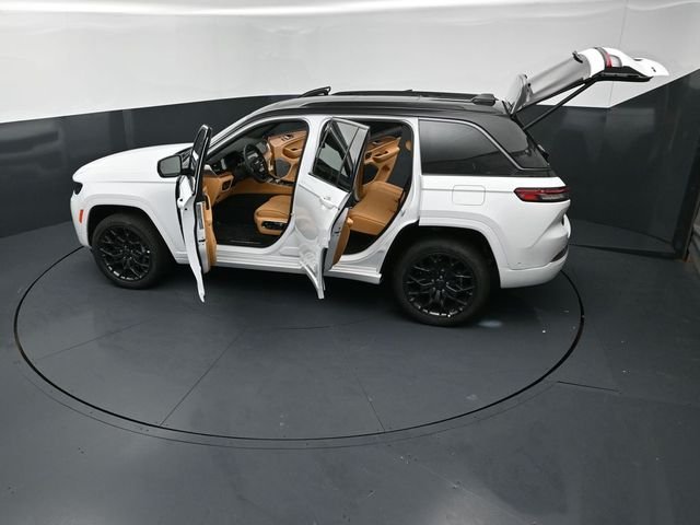 New 2026 Bright White Clear-Coat Exterior Paint Jeep Summit image 27