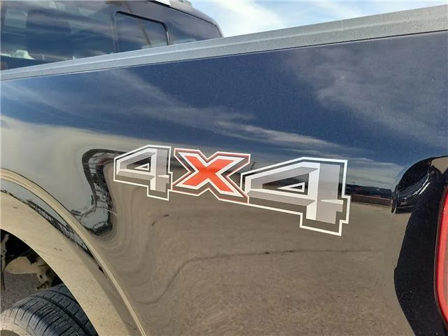 Used 2023 Agate Black Metallic Ford Lariat 4x4 SuperCrew Cab 6.5 ft. box 157 in. WB image 9