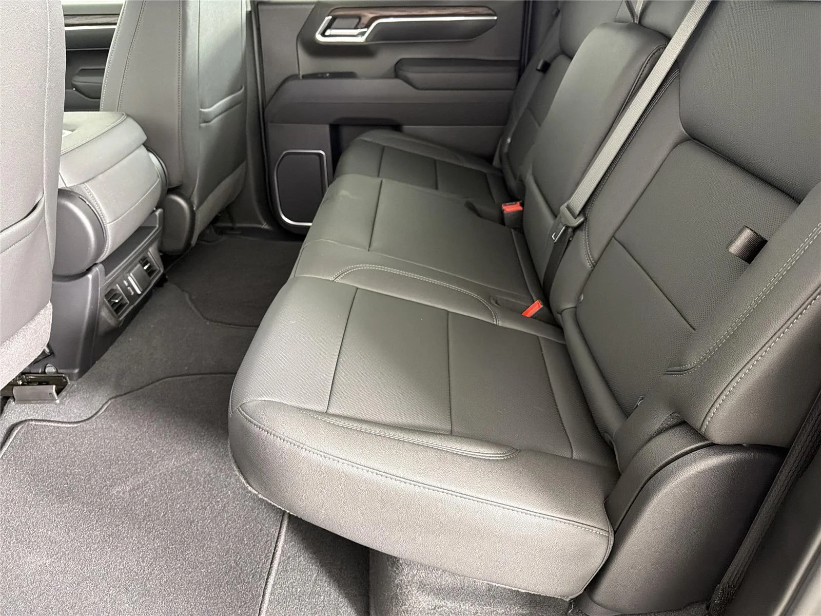 New 2026 Onyx Black GMC SLT image 18