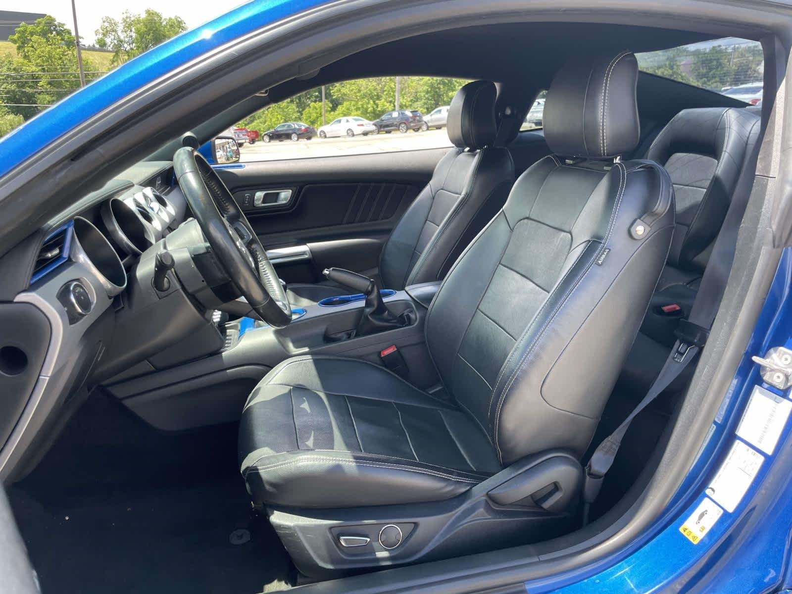 Used 2018 Lightning Blue Metallic Ford GT Premium image 22