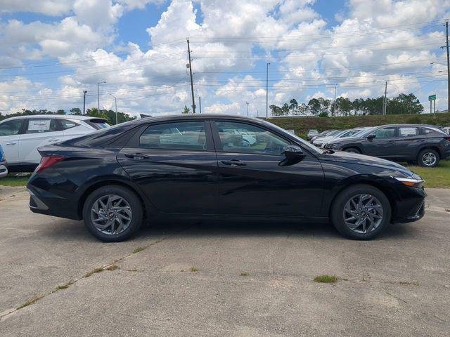 New 2025 Black Hyundai Blue image 4