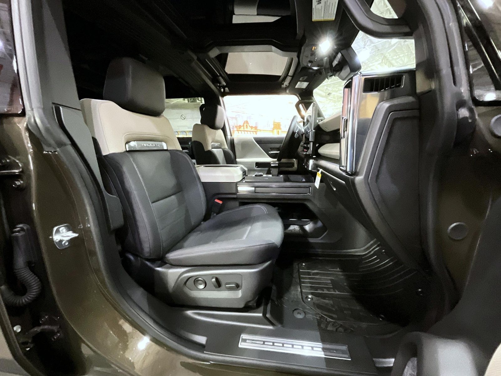 2026 GMC HUMMER EV 2X - Photo 15