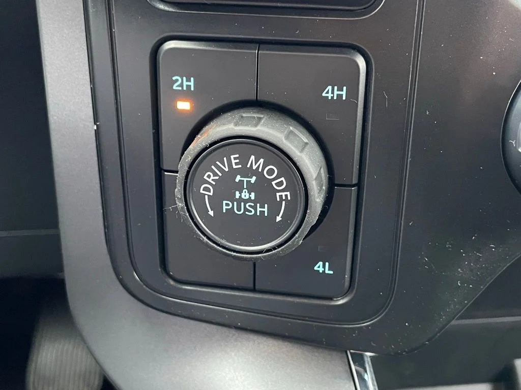 2025 Ford F-150 XLT - Photo 38