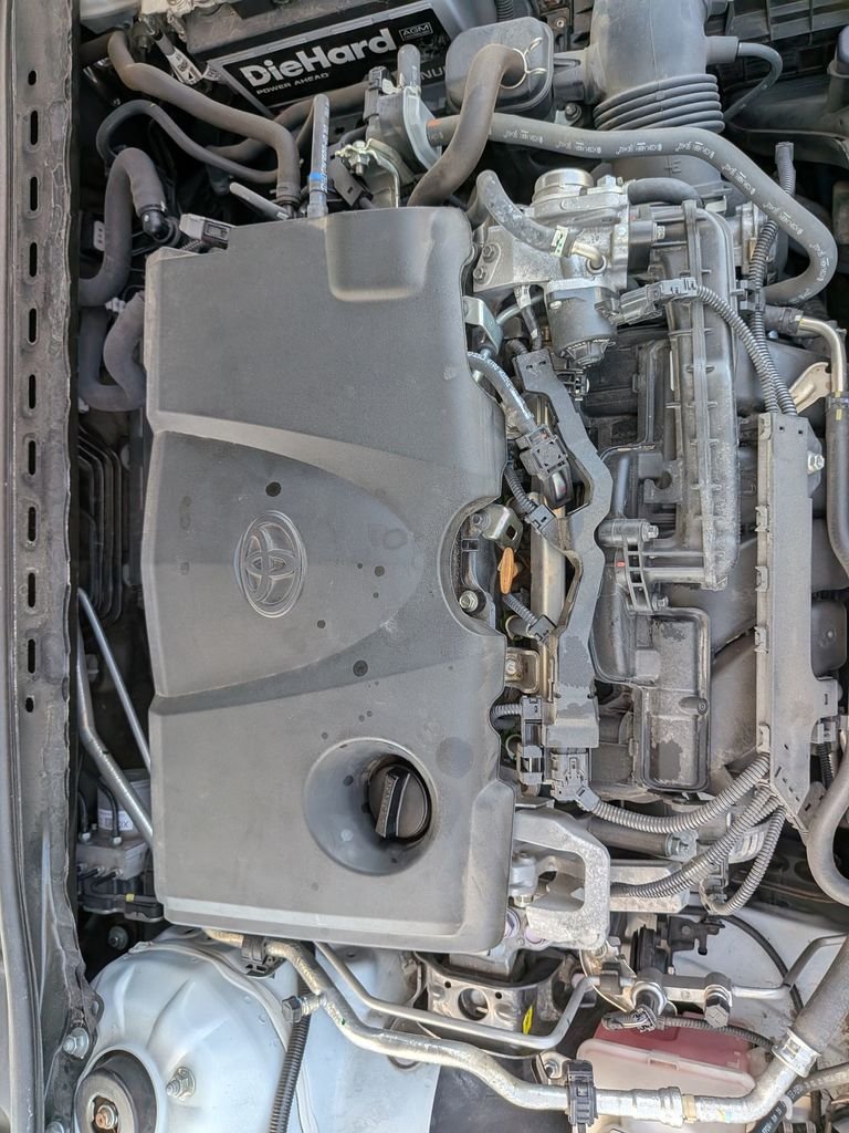 Used 2022 White Toyota SE image 12