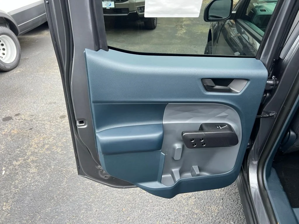 New 2026 Carbonized Gray Metallic Ford XLT image 17