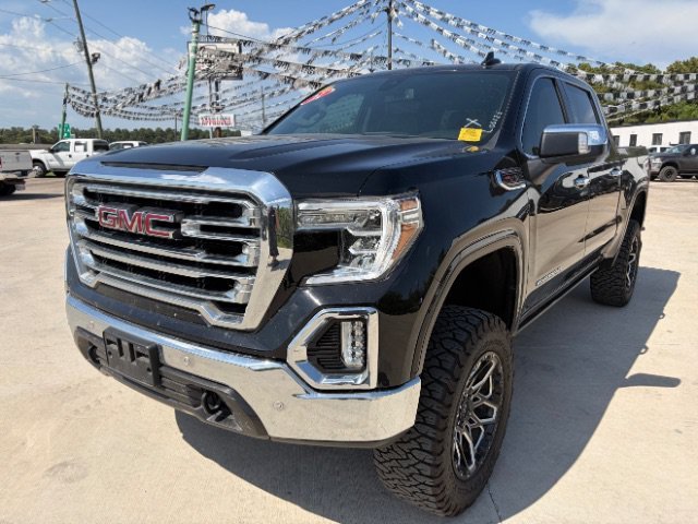 Used 2021 Onyx Black GMC SLT image 1