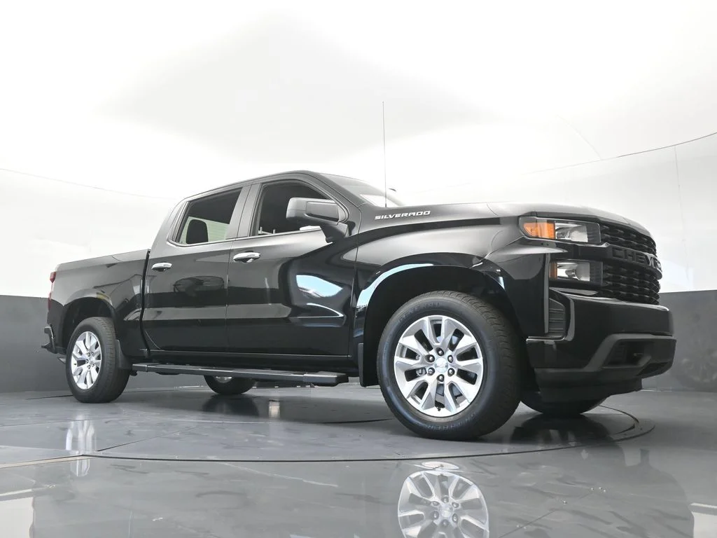 Used 2021 Black Chevrolet Custom image 55