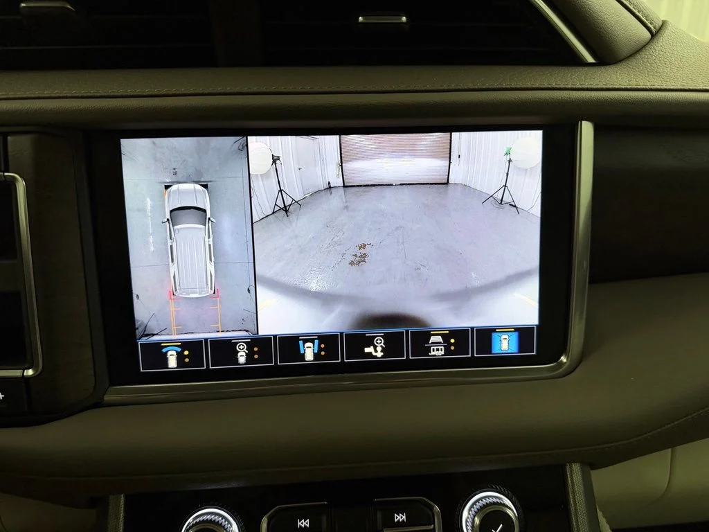 Used 2021 White Frost GMC Denali image 15