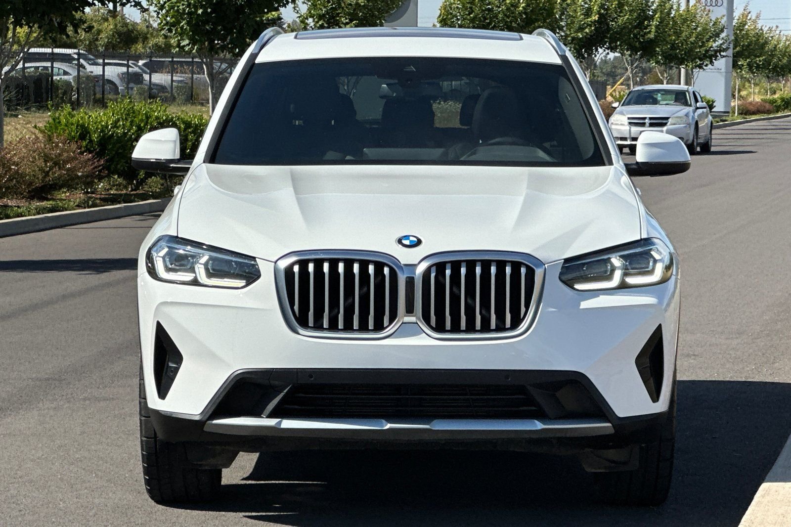 Used 2024  BMW xDrive30i image 8